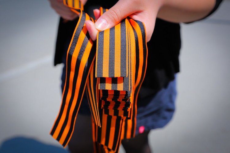 Украина привлекла россиянина к административной ответственности из-за георгиевской ленты